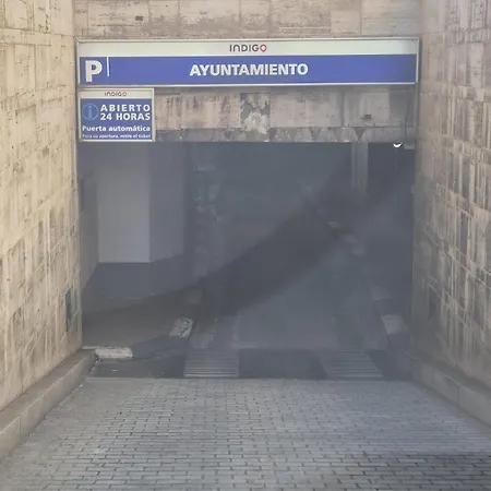 Alfonso - 1 Plaza De Parking Gratuita En De 4 Y 7 Huespedes *