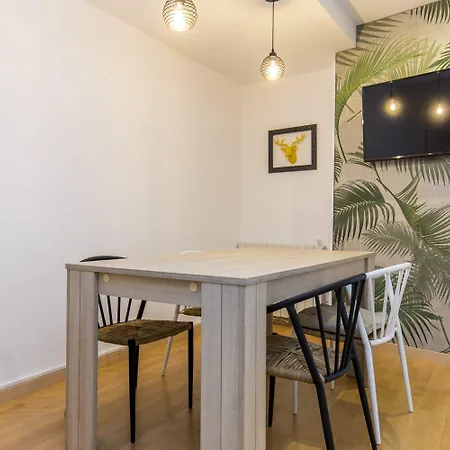 Alfonso - 1 Plaza De Parking Gratuita En De 4 Y 7 Huéspedes *