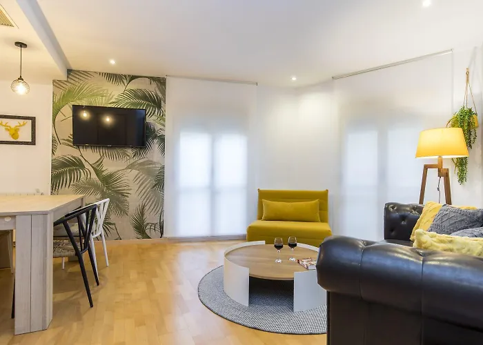 Familiar Independiente Junto Al Pilar - Alfonso * Zaragoza